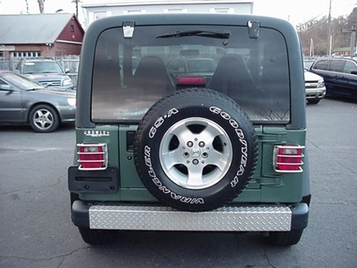 jeep wrangler 2000 green suv sport gasoline 6 cylinders 4 wheel drive automatic 06019