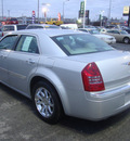 chrysler 300c 2006 silver sedan gasoline 8 cylinders rear wheel drive automatic 60443