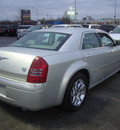 chrysler 300c 2006 silver sedan gasoline 8 cylinders rear wheel drive automatic 60443