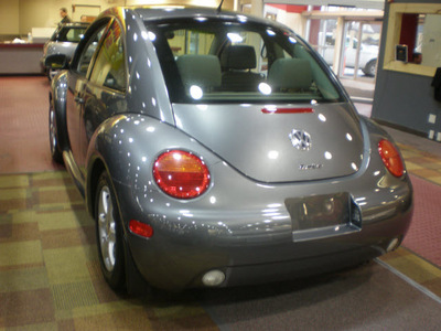 volkswagen beetle 2005 gray hatchback gls gasoline 4 cylinders front wheel drive automatic 13502