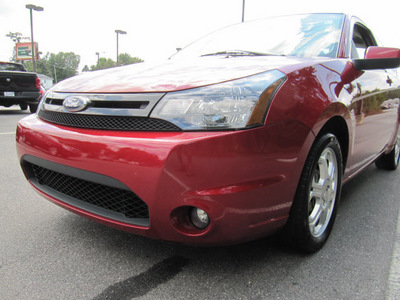 ford focus 2010 red coupe se gasoline 4 cylinders front wheel drive automatic with overdrive 28805