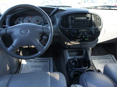 toyota sequoia 2001 silver suv sr5 gasoline 8 cylinders dohc 4 wheel drive automatic 27569