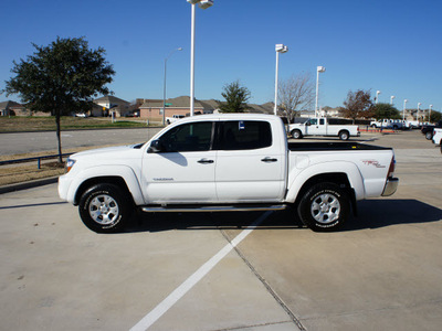 toyota tacoma 2011 white prerunner v6 gasoline 6 cylinders 2 wheel drive automatic 76108