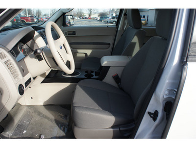 ford escape 2012 white suv xls gasoline 4 cylinders front wheel drive not specified 46168