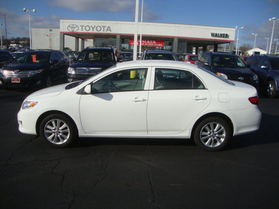 toyota corolla 2010 white sedan le gasoline 4 cylinders front wheel drive automatic 45342