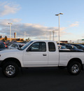 toyota tacoma 2000 white sr5 gasoline 6 cylinders 4 wheel drive 5 speed manual 27215