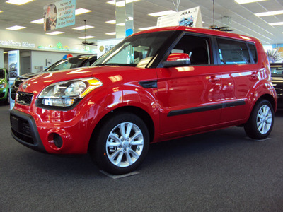 kia soul 2012 red hatchback plus 4 cylinders front wheel drive automatic 32901