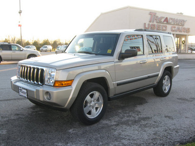 jeep commander 2008 lt  gray suv sport gasoline 6 cylinders 4 wheel drive automatic 45840