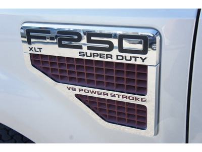 ford f 250 super duty 2009 silver xlt diesel 8 cylinders 4 wheel drive automatic 77388