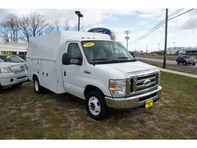 ford e 350 2008 white super duty 8 cylinders automatic with overdrive 07724