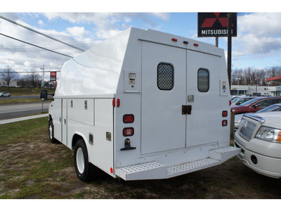 ford e 350 2008 white super duty 8 cylinders automatic with overdrive 07724