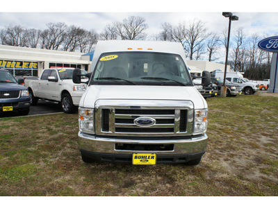 ford e 350 2008 white super duty 8 cylinders automatic with overdrive 07724