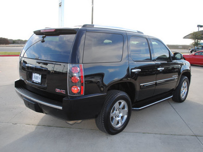 gmc yukon 2007 black suv denali gasoline 8 cylinders all whee drive automatic 76087