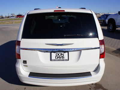 chrysler town and country 2011 white van touring flex fuel 6 cylinders front wheel drive automatic 76018