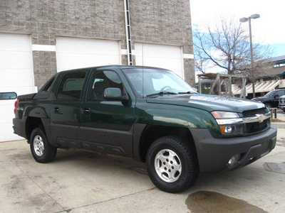 chevrolet avalanche 2003 dk  green suv 1500 gasoline 8 cylinders 4 wheel drive automatic 80301