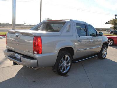 cadillac escalade ext 2008 silver suv gasoline 8 cylinders all whee drive automatic 76087