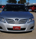 toyota camry 2011 silver sedan le gasoline 4 cylinders front wheel drive automatic 75228