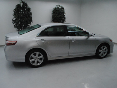 toyota camry 2009 silver sedan se v6 gasoline 6 cylinders front wheel drive automatic 91731