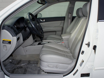 hyundai sonata 2007 white sedan limited gasoline 6 cylinders front wheel drive automatic 98371