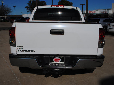 toyota tundra 2008 white sr5 gasoline 8 cylinders 2 wheel drive automatic 75228