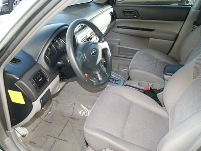 subaru forester 2006 crystal gray suv 2 5 x gasoline 4 cylinders all whee drive automatic 80905