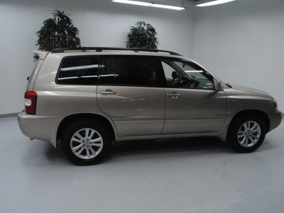 toyota highlander hybrid 2006 gold suv limited hybrid 6 cylinders all whee drive automatic 91731