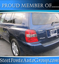 toyota highlander 2005 blue suv gasoline 6 cylinders all whee drive automatic 13350