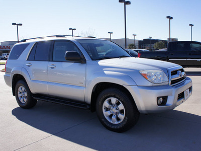 toyota 4runner 2007 silver suv sr5 gasoline 8 cylinders rear wheel drive automatic 76018