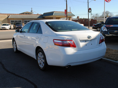toyota camry 2008 white sedan xle v6 gasoline 6 cylinders front wheel drive automatic 27591