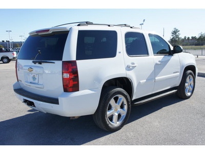 chevrolet tahoe 2007 white suv lt gasoline 8 cylinders rear wheel drive automatic 77388
