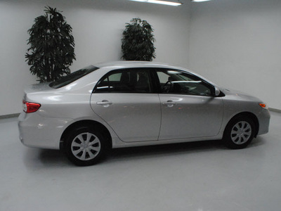 toyota corolla 2011 classic silver meta sedan le gasoline 4 cylinders front wheel drive automatic 91731