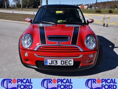 mini cooper 2005 red hatchback s gasoline 4 cylinders front wheel drive 6 speed manual 32837