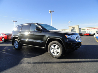 jeep grand cherokee 2012 black suv laredo gasoline 6 cylinders 4 wheel drive automatic 60915