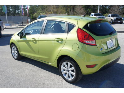 ford fiesta 2011 lt  green hatchback se gasoline 4 cylinders front wheel drive automatic 77388