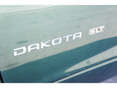 dodge dakota 2001 green slt gasoline 8 cylinders 4 wheel drive automatic 77388