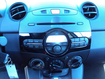 mazda mazda2 2012 white hatchback sport gasoline 4 cylinders front wheel drive automatic 32901