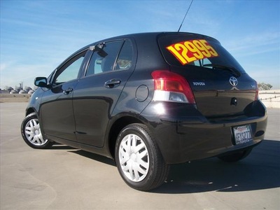 toyota yaris 2009 blkblack hatchback gasoline 4 cylinders front wheel drive 4 speed automatic 90241