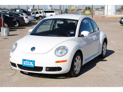 volkswagen beetle 2010 white hatchback s gasoline 5 cylinders front wheel drive automatic 77037