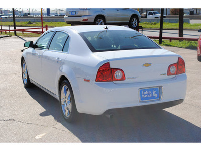 chevrolet malibu 2011 white sedan lt gasoline 4 cylinders front wheel drive automatic 77037