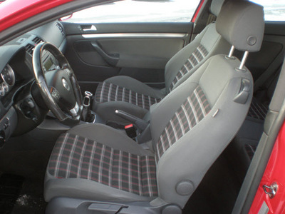 volkswagen gti 2006 red hatchback gasoline 4 cylinders front wheel drive 6 speed manual 13502