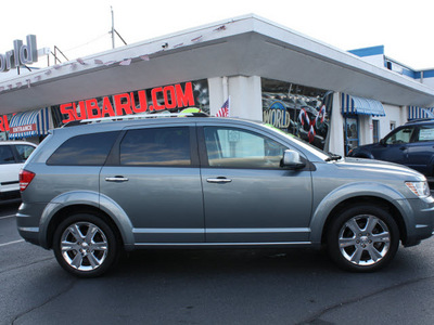 dodge journey 2009 silver steel suv r t gasoline 6 cylinders all whee drive autostick 07701