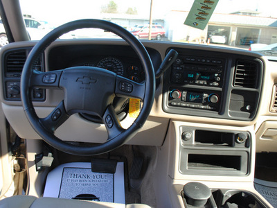 chevrolet tahoe 2005 beige suv lt gasoline 8 cylinders 4 wheel drive automatic 27591