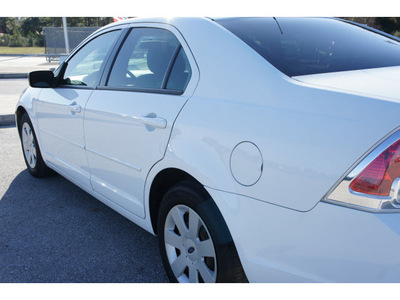 ford fusion 2007 white sedan i 4 s gasoline 4 cylinders front wheel drive automatic 77388