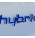 hyundai sonata hybrid 2011 white sedan hybrid 4 cylinders front wheel drive 6 speed automatic 77388