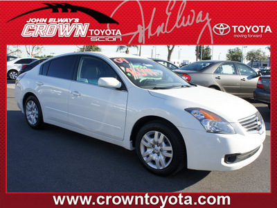 nissan altima 2009 white sedan 2 5 s gasoline 4 cylinders front wheel drive automatic 91761