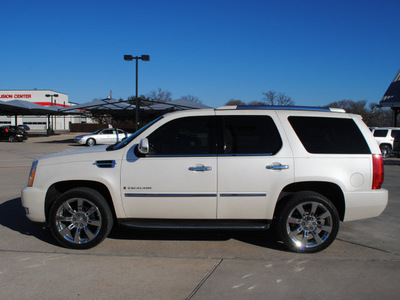 cadillac escalade 2008 white suv gasoline 8 cylinders rear wheel drive automatic 76087