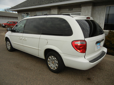 chrysler town and country 2002 white van lx 2yrwarranty flex fuel 6 cylinders front wheel drive automatic 55016