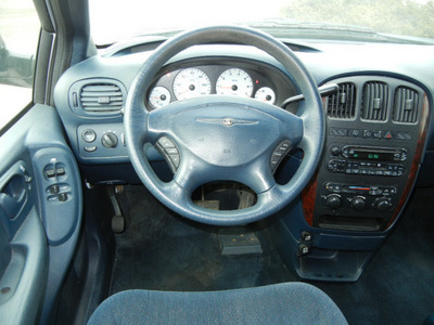 chrysler town and country 2002 white van lx 2yrwarranty flex fuel 6 cylinders front wheel drive automatic 55016