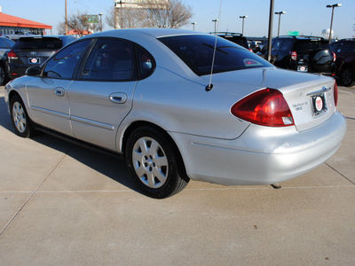 ford taurus 2000 silver sedan se gasoline v6 front wheel drive automatic 75228