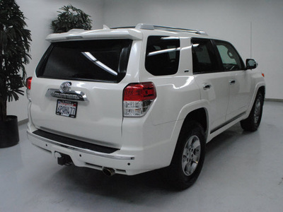 toyota 4runner 2011 white suv sr5 gasoline 6 cylinders 2 wheel drive automatic 91731
